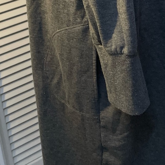 Matilda Jane - XXL- grey soft material - embroidered design around neck - Picture 2 of 10